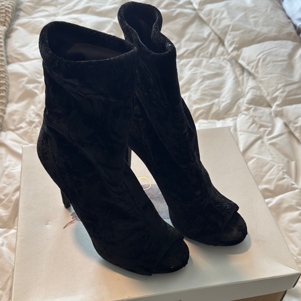 Jessica Simpson Black Heeled Boots with Suede Finish size 7.5